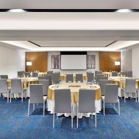 Отель Fairfield By Marriott Bengaluru Whitefield Экстерьер фото