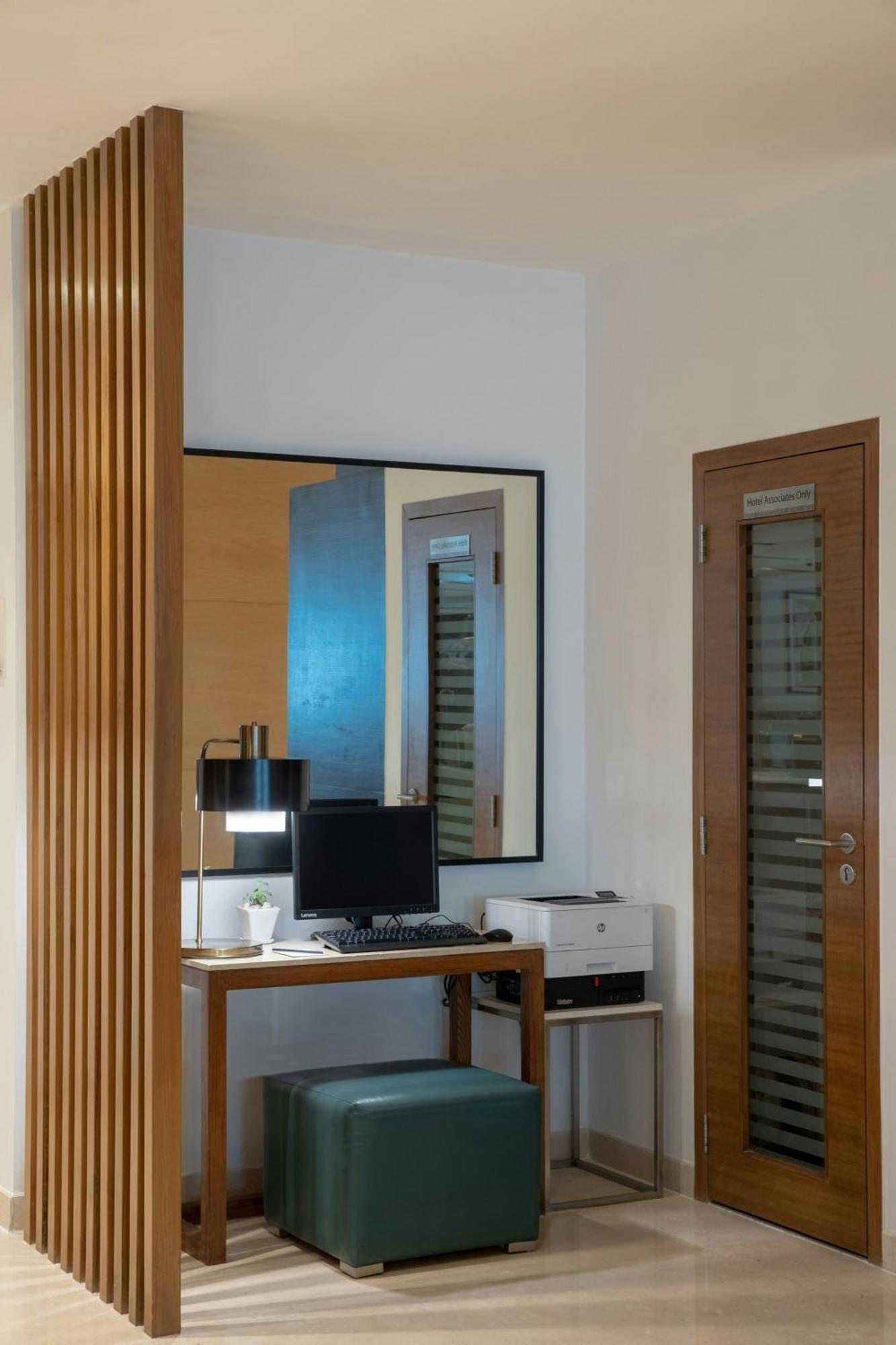 Отель Fairfield By Marriott Bengaluru Whitefield Экстерьер фото